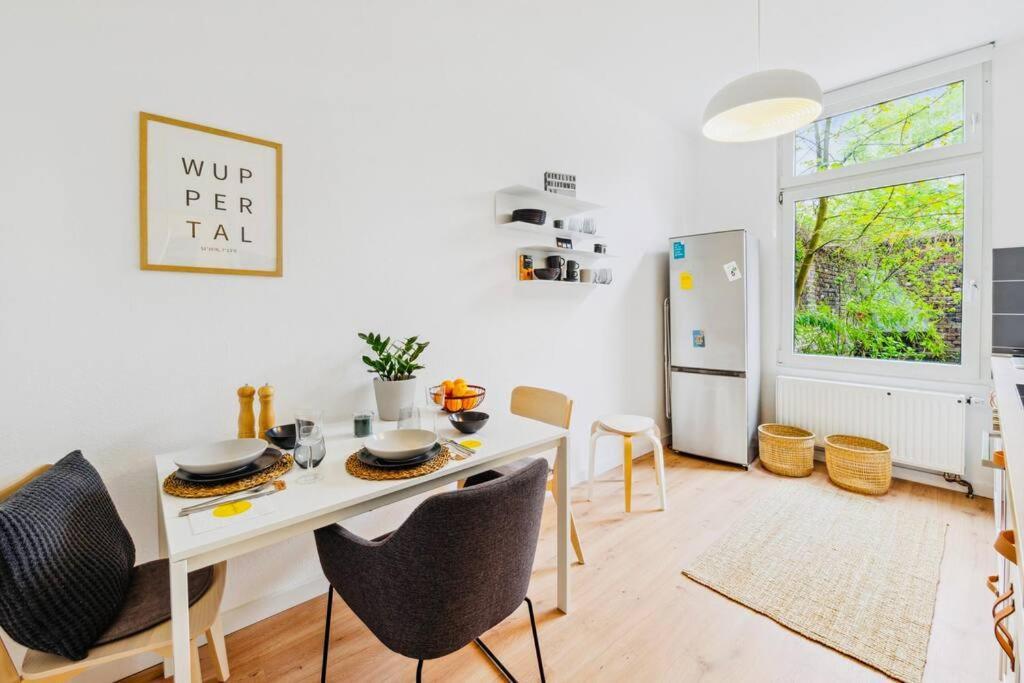 Wuppertaler Altbau-Traum Gutenberg - Naehe Dus & Dortmund & Koeln & Essen Leilighet Eksteriør bilde